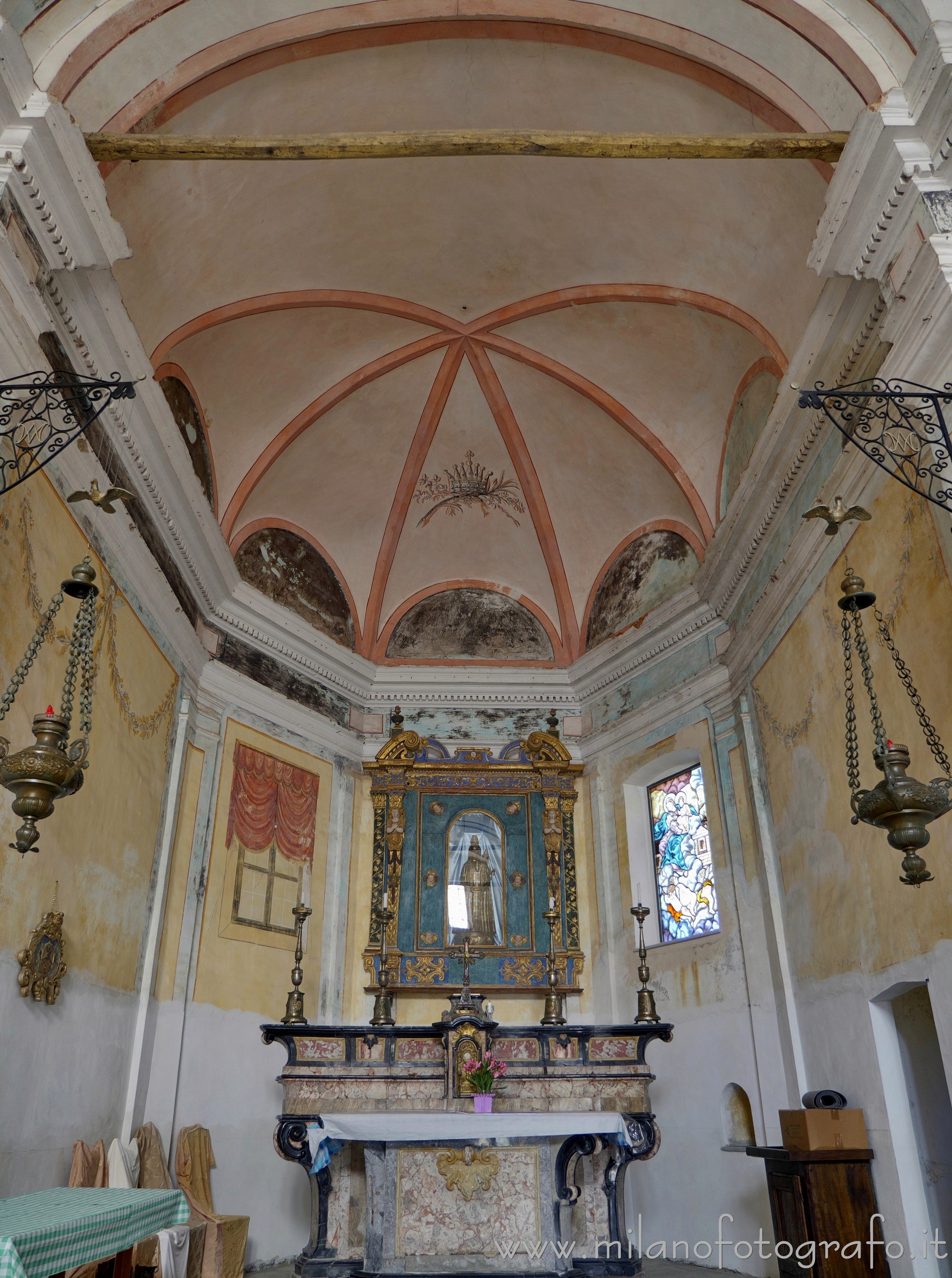 Sandigliano (Biella) - Abside centrale della Chiesa di Santa Maria delle Grazie del Barazzone - Foto a piena risoluzione